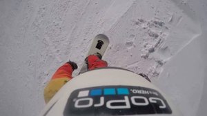 Падение на сноуборде в горах Эльбруса