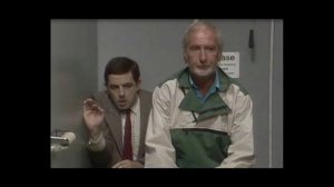 мистер бин застрял в штанах часть 3.