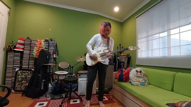 Ibanez Jem 555 WH смотреть онлайн