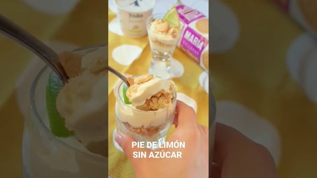 Pie de limón sin azúcar con yogurt griego y galletas