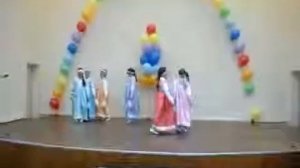 *21*Хоровод, красиво исполняют. Dance beautifully perform .