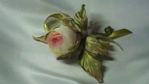 Брошь-роза Пробуждение