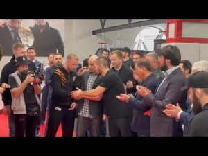 Александр Шлеменко и Хабиб Нурмагомедов на открытии бойцовского клуба