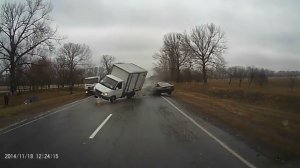 Старые Санжары - ГАЗель протаранила Мазду, убив водителя 18.11.2014 г.