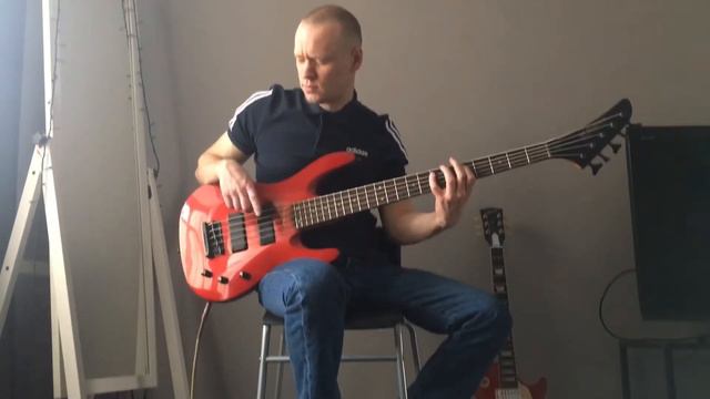 Bass fuzz improvisation