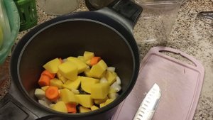 Если дома есть морковь, лук и картошка готовлю этот суп ещё и добавки просят