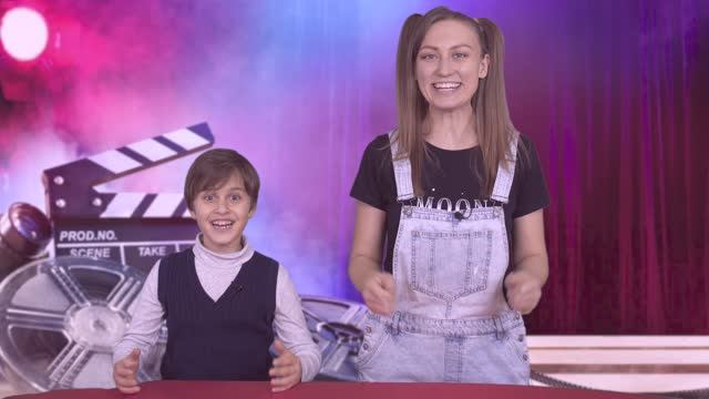 ДЕЛАЕМ КИНОСЛАЙМ С АКТЕРОМ ДИМОЙ ОБЪЕДКОВЫМ | KinoKinder