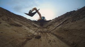 Как отвести воду с участка? Копаю канаву