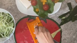 ЛЕГКИЙ САЛАТ С СЫРОМ ФЕТА. РЕЦЕПТ НА КАЖДЫЙ ДЕНЬ.