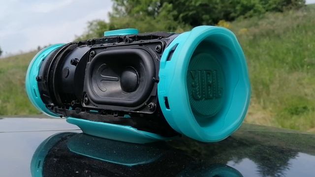 JBL CHARGE 4 RIP GLUE AND MAYBE PASSIVE RADIATOR POPPING SO MUCH *EXTREME*