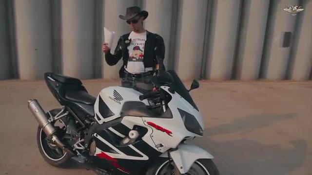 В память о Болте "Артем Болдырев" 10.06.2019г R.I.P Тест Honda f4i Старый конь борозды не испортит.