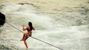 Слэклайн над водой в Рио де Жанейро