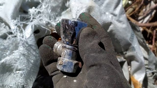 ПОИСК ЛАТУНИ И ВТОРСЫРЬЯ НА СВАЛКЕ! ВЫВЕЗ 65 кг СТЕКЛОБОЯ со свалки! Сдаю металлолом!