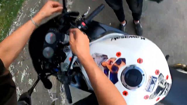 JUST RUN Даёт на заднем по городу (Вилли, стант) Уход от ПОЛИЦИИ смотреть онлайн