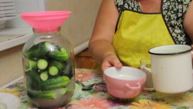Необычный способ засолки огурцов.Засолка огурцов. Рецепт соленых огурцов.
