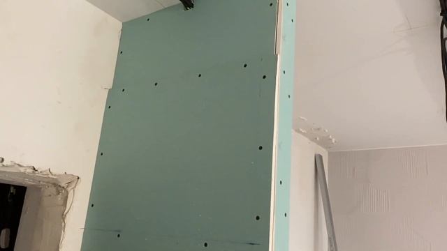 Встроенный шкаф : простенок из гипсокартона, сборка каркаса и обшивка.