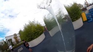 ★ ★ ★ Водяная воронка засасывает ★ ★ ★