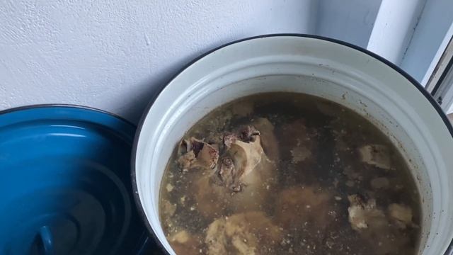 Кістки з м'ясом в ропі для тривалого зберігання // М'ЯСНІ ДОМАШНІ ЗАГОТОВКИ. смотреть онлайн