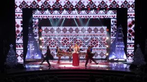 Олеся Евстигнеева и Шоу Русский Микс. Радуйся.