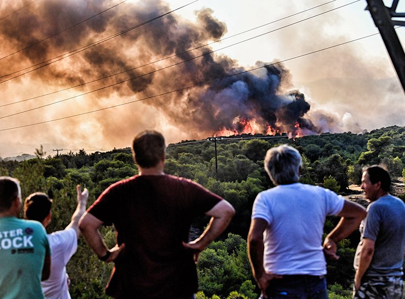 На острове Родос из-за пожаров эвакуируют 30 тысяч человек / События на ТВЦ