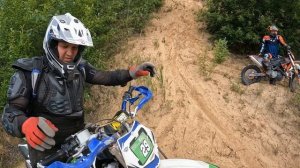 HUSQVARNA 450 FE, KTM 450 EXC, ZUUM 250 и маленькая горочка