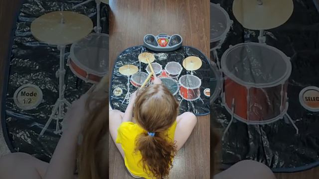 Музыкальный коврик Барабаны смотреть онлайн