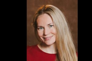 Наташа. Знаешь, Зинка, я против грусти