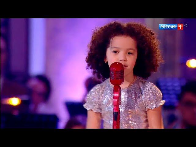 Эмили-Асиэйдуа Атуахина. Музыка Ф. Андре и У. Швандт, текст Г. Кан, "Dream a Little Dream of Me"