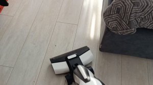 Презентация вертикального моющего пылесоса Deerma VX95W