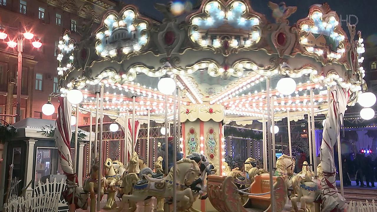 В Москве стартовал крупнейший зимний фестиваль Европы "Путешествие в Рождество"