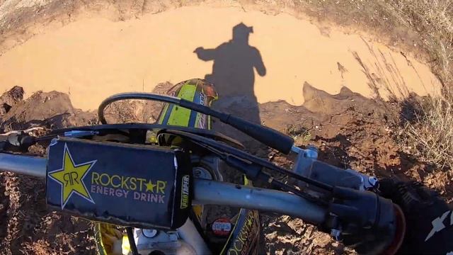 Весенняя покатушка на Suzuki RM-Z 250 | Enduro in sand pits смотреть онлайн