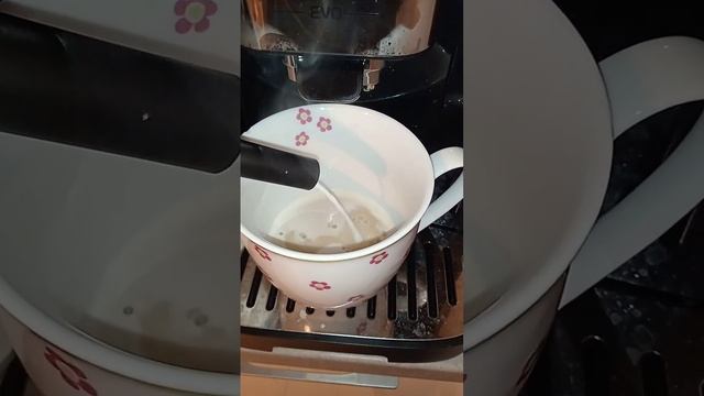 DeLonghi Magnifica EVO nie spienia mleka смотреть онлайн