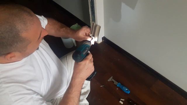 Примочки-заморочки (кондуктор для крепления ПВХ плинтуса) смотреть онлайн