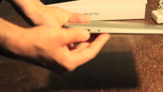 Macbook Air - 2011 Core i5 13 inch - Unboxing and First boot смотреть онлайн