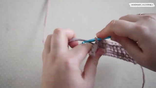 Простая ручка для сумки. Вязание из шнура и трикотажной пряжи смотреть онлайн