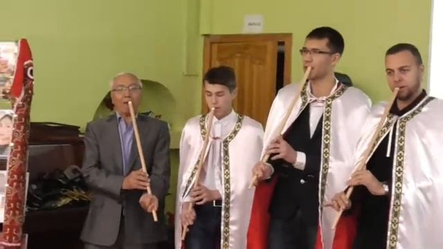 ансамбль Кураистов (Оренбург) Ырымбур Егеттаре, песня  Ялан Игиттаре (Степные джигиты)