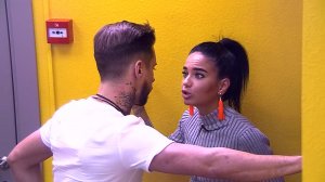 Дом-2: Ромашов не выпускает Юлю из комнаты