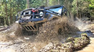 Оффроад Хантера на 42 и 4х Патриотов от 35 до 38 колес Часть 1 - Покатушка на Озеро Долгое.mp4