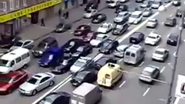 Мигалки на Тверской - Police on Tverskaya.mp4 смотреть онлайн