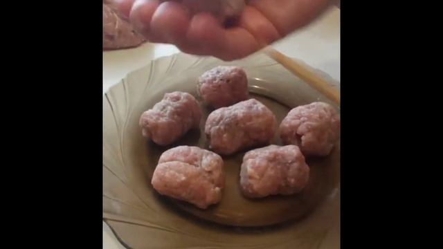 Нежные биточки. Биточки из домашнего фарша: свинина+курица. #готовимдома #рекомендации #биточки смотреть онлайн