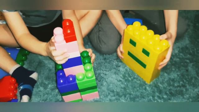 Игрушки оживают Крипер и Geometry Dash смотреть онлайн