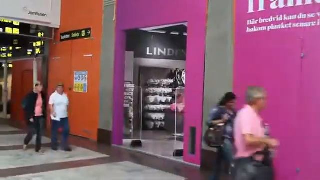 Врезался в стену смотреть онлайн