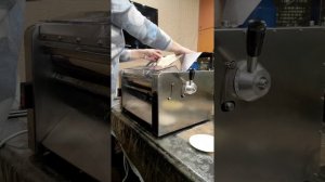 Тестораскаточная машина, тестораскатка из пищевой нержавеющей стали