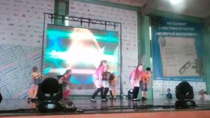 Классный танец под песню непохожие + ссылка на песню