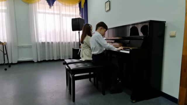 Мусоргский Колокольный звон, Маевский первый раз в первый класс смотреть онлайн