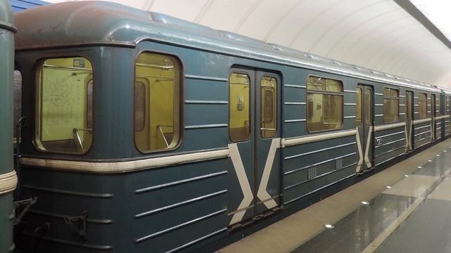 Обзор электропоезда 81-717/714 "Номерной" и его модификации (подробный рассказ)
