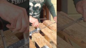 Если у вас туго работает замок в пластиковой двери.