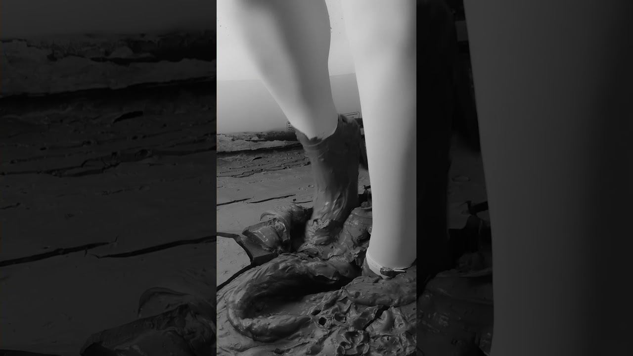 Девушка в грязи смотреть онлайн