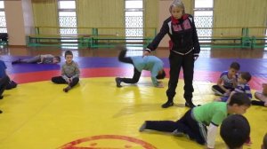 Упражнение на скорость (на реакцию). Тренировка по вольной борьбе.