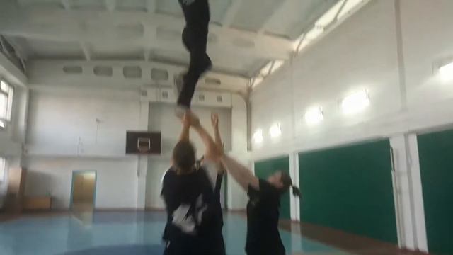 For Cheer in Kazakhstan смотреть онлайн